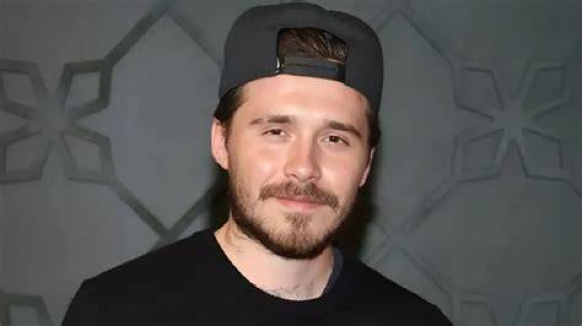 Brooklyn Beckham Biography, Age, Height, Wife, Net Worth, Family