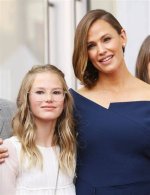 Jennifer Garner and Violet Affleck: a Dynamic Mother-Daughter Duo
