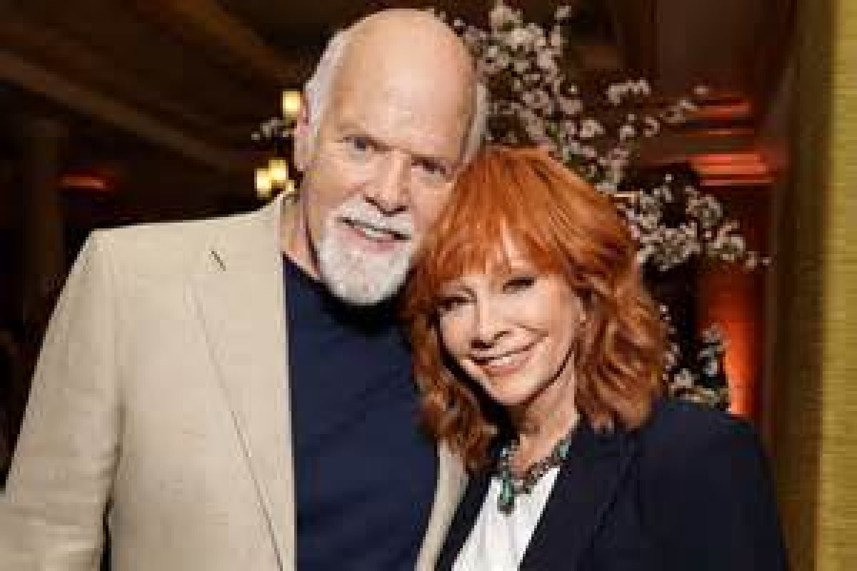 Unraveling the Relationship: Is Reba Mcentire Married to Rex Linn?