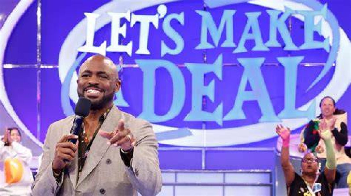 Wayne Brady Performs on 'Lets Make a Deal Primetime Premiere